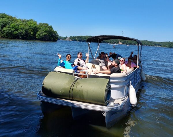 Family heading out at North Lake Ozark (Elden)